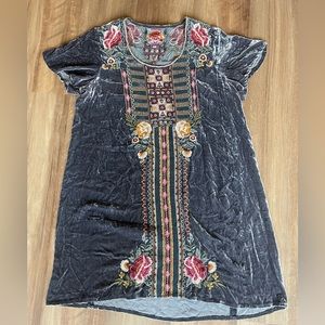 Johnny Was Velvet Short Sleeve Short Dress in Grey with Red, Pink and Yellow